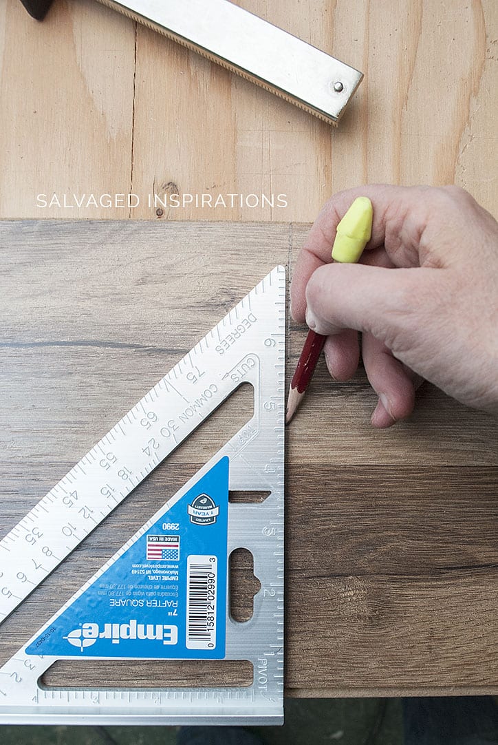 Using Straight Edge Square to Measure Laminate Floor For Cabinet