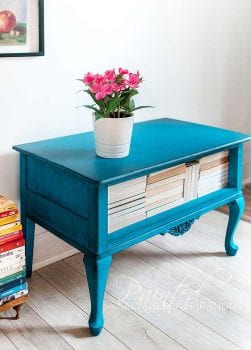 Painted-End-Table-w-Dixie-Belle-Peacock