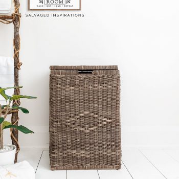 Painted Wicker Basket w Laundry Sign IG