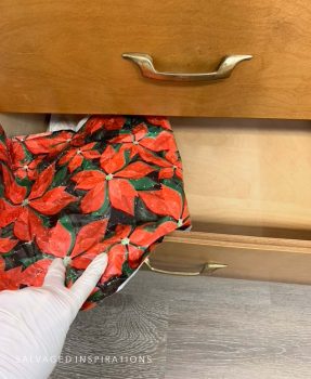 Removing Drawer Liners