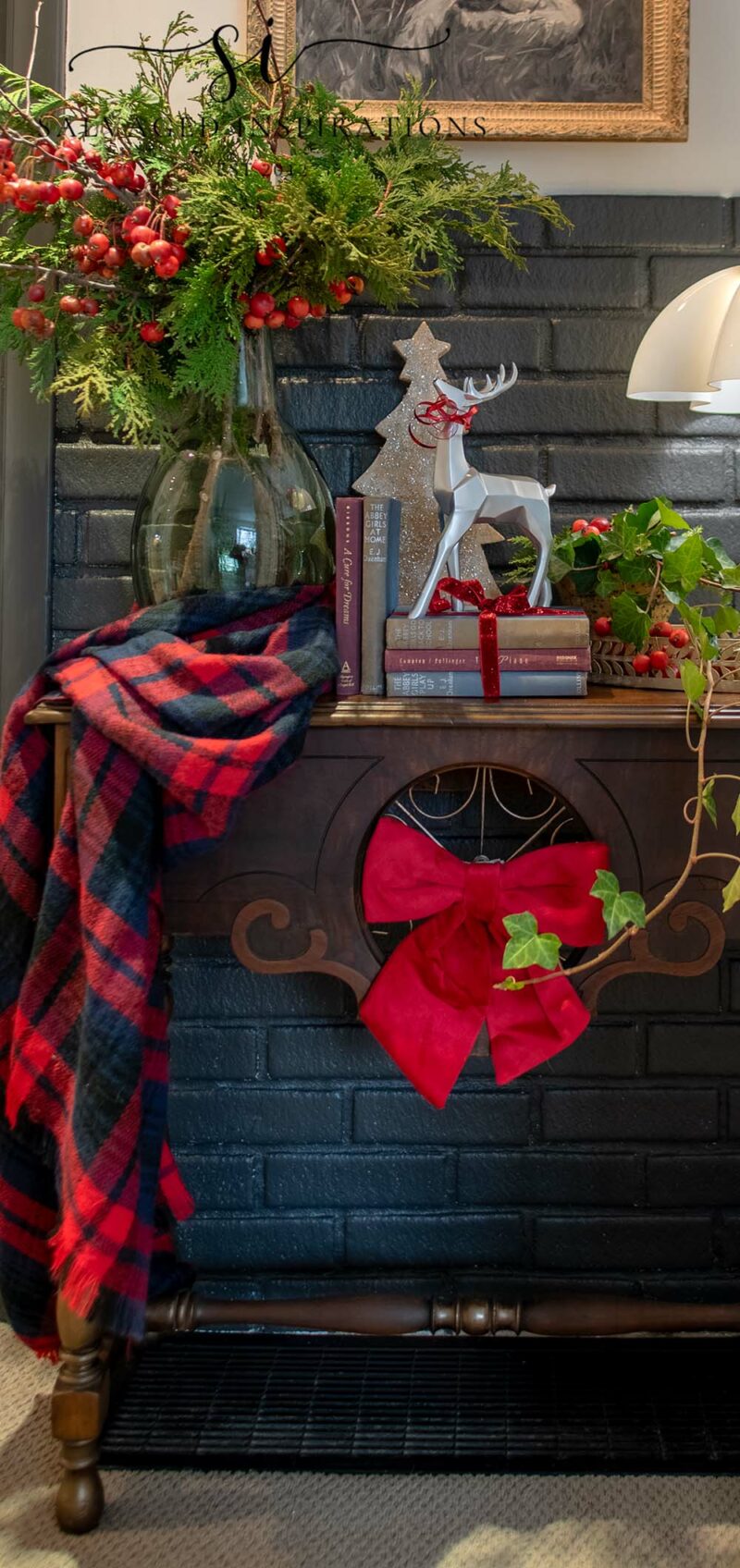 Front View Holiday Table Decor