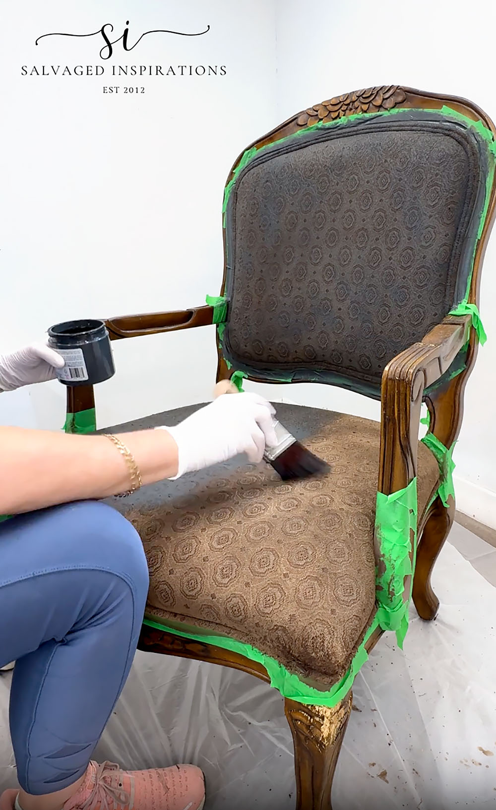 Painting Texture Fabric On Vintage Chair