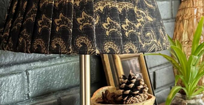 How To Make A Pleated Lamp Shade – No Sew DIY