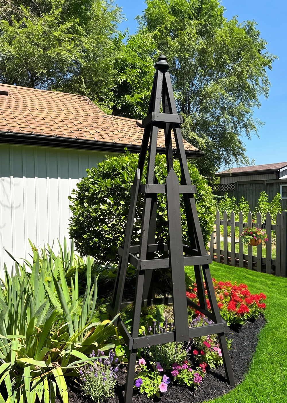 DIY Scrap Wood Trellis - Salvaged Style