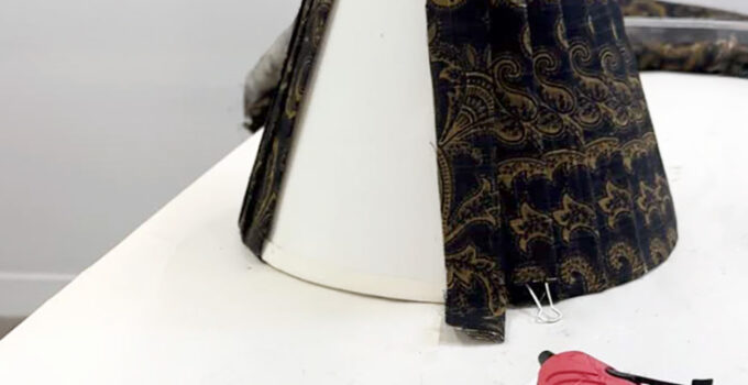 How To Make A Pleated Lamp Shade – No Sew DIY
