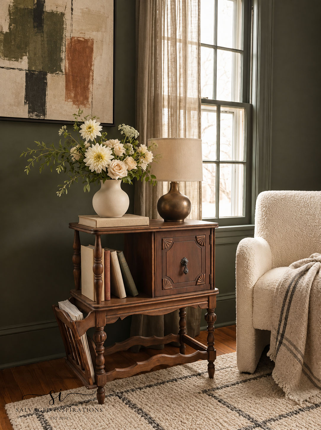 Timeless side table in a modern-vintage generated room