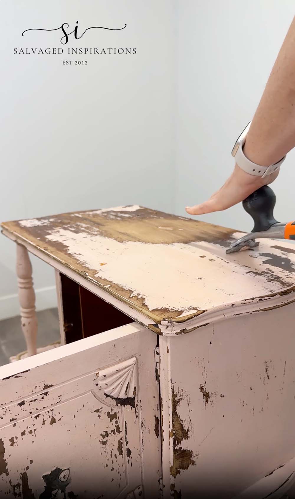 Using A Carbide Scraper To Remove Paint Finish